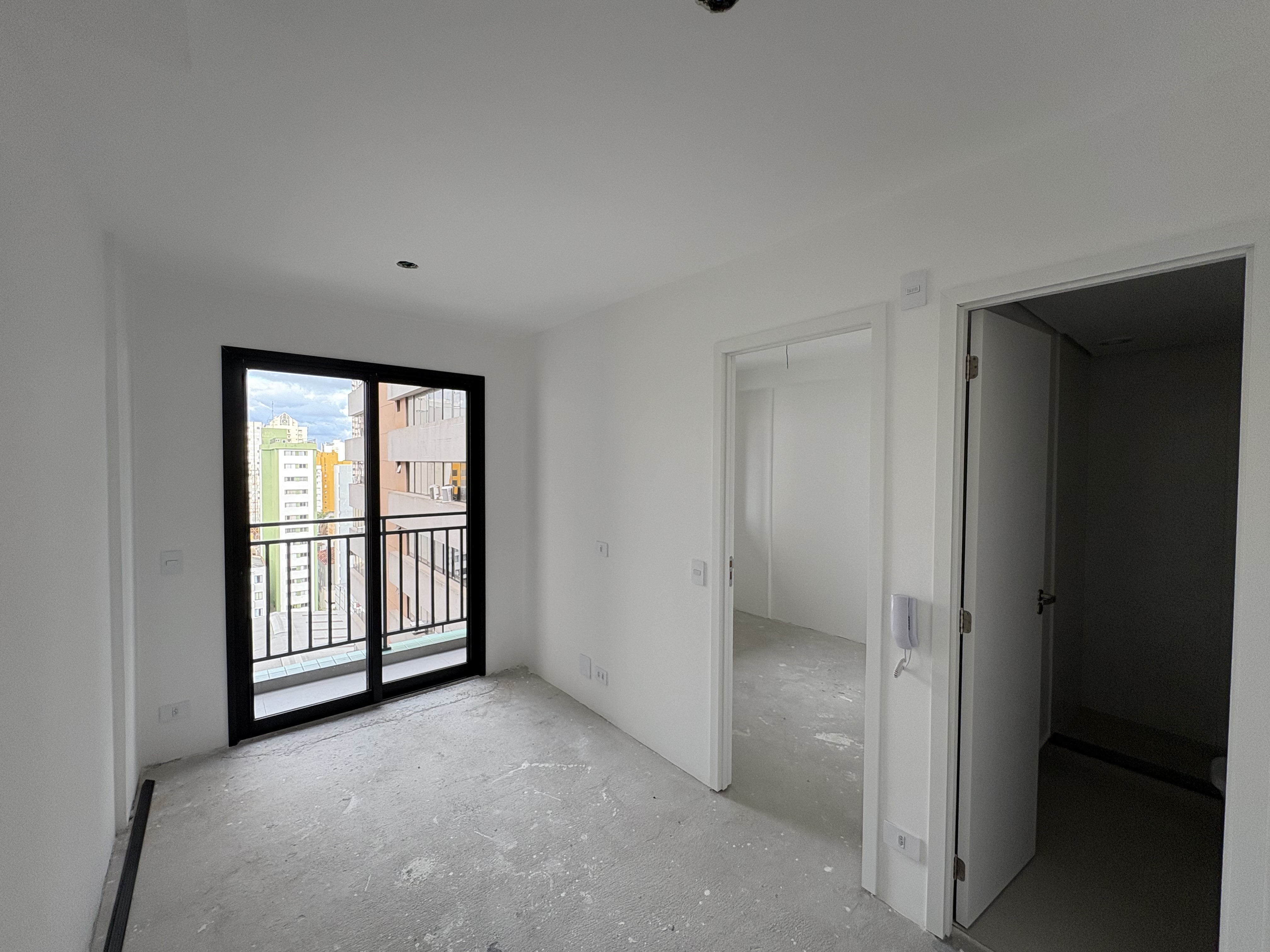 Sala e cozinha com vista